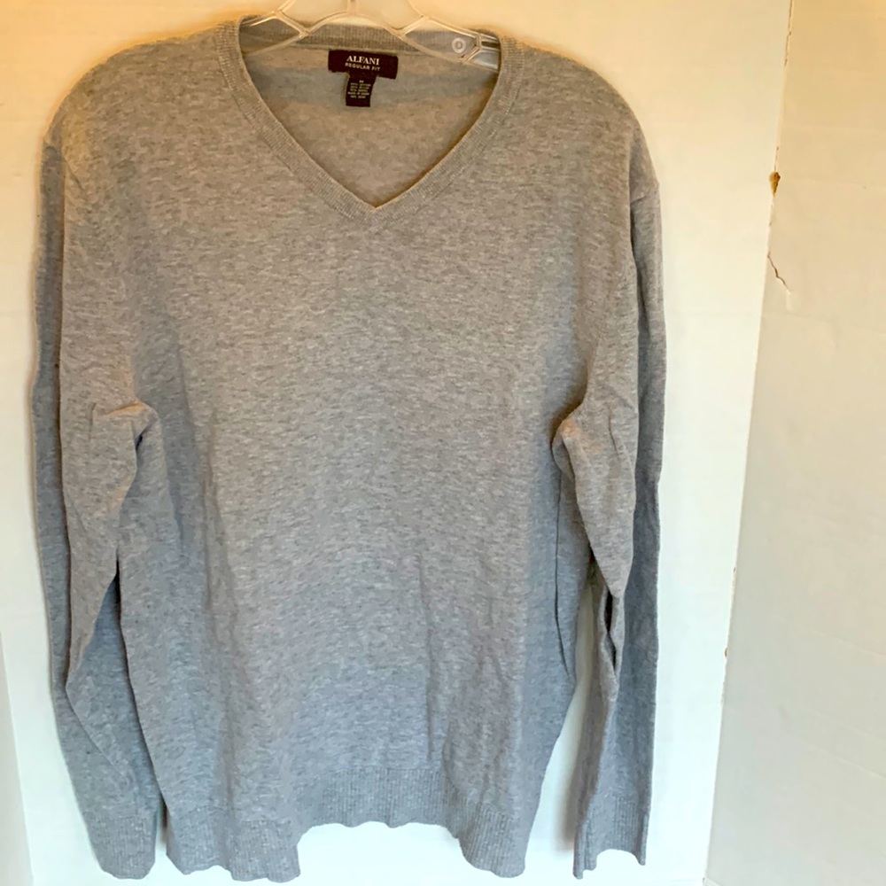 M Mens Swater Gray V Neck Regular fit long sleeve Alfani